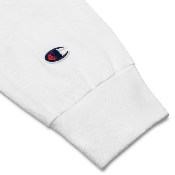 Sleeve detail of the white  HD Logo mens Champion long sleeve shirt